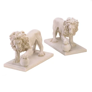 Regal Lion Statues (S2)